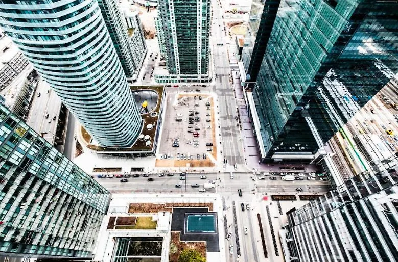 City View High-Rise Condo Toronto 0*,